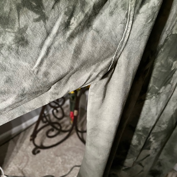 JOHNNY WAS ‘BLAKE’ NWT AUTHENTIC OLIVE BRANCH TIE DYE LONG SLEEVES T-SHIRT - Picture 11 of 17